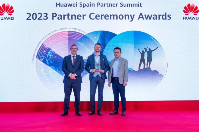 Huawei España concede a ASAC el Premio Excellent Vertical Partner en la...